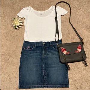 Denim skirt with Pink detailing